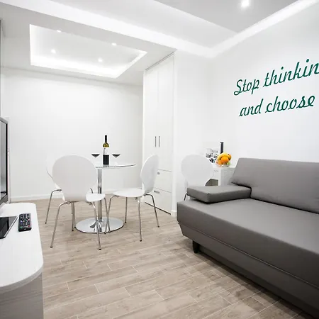Apartment 4 You In