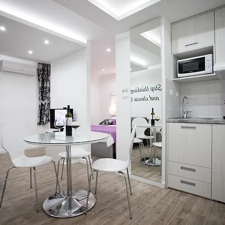 4 You In Apartment Split