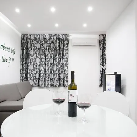 아파트먼트 4 유 인 *