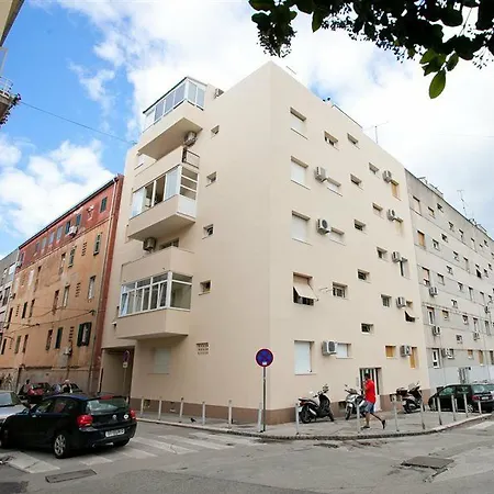 Apartment 4 You In