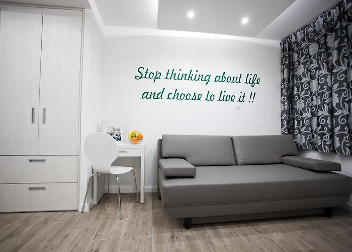 4 You In Apartment Split