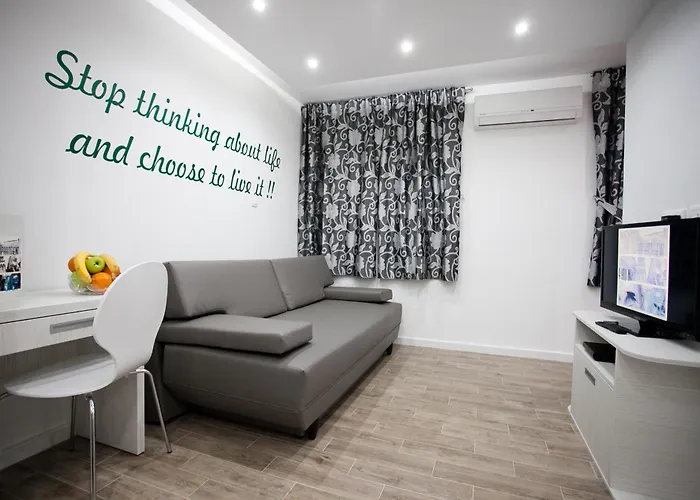 4 You In Apartment *