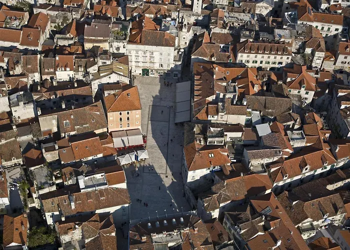 4 You In Apartment *